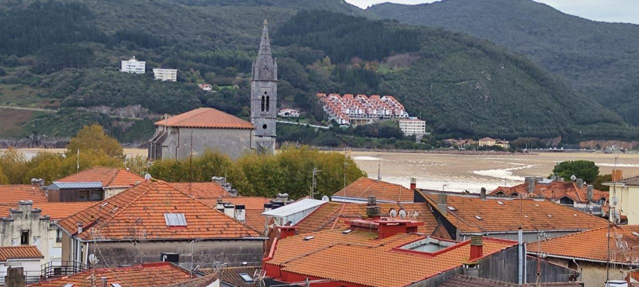 Mundaka Izaro Eye Leilighet Eksteriør bilde
